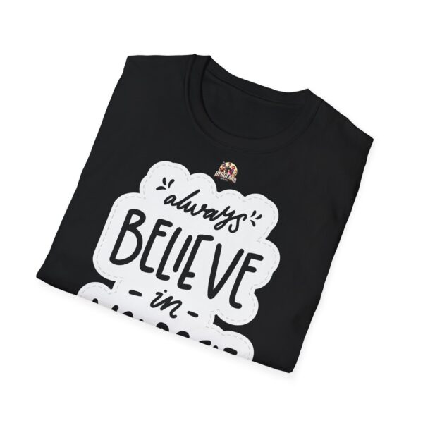 Inspiring "Believe in Yourself" Unisex T-Shirt - slika 17